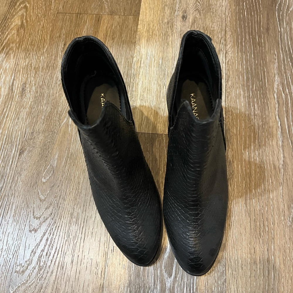 KAANAS Gattinara Open-Ankle Block Heel